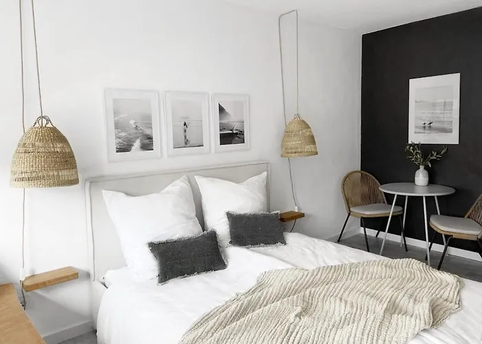 Seaside Rooms - Zentrales Design-Apartment Mit Balkon & Parkplatz - 2 Minuten Zum Strand