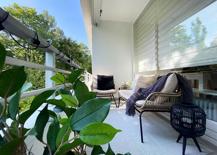 Seaside Rooms - Zentrales Design-Apartment Mit Balkon & Parkplatz - 2 Minuten Zum Strand