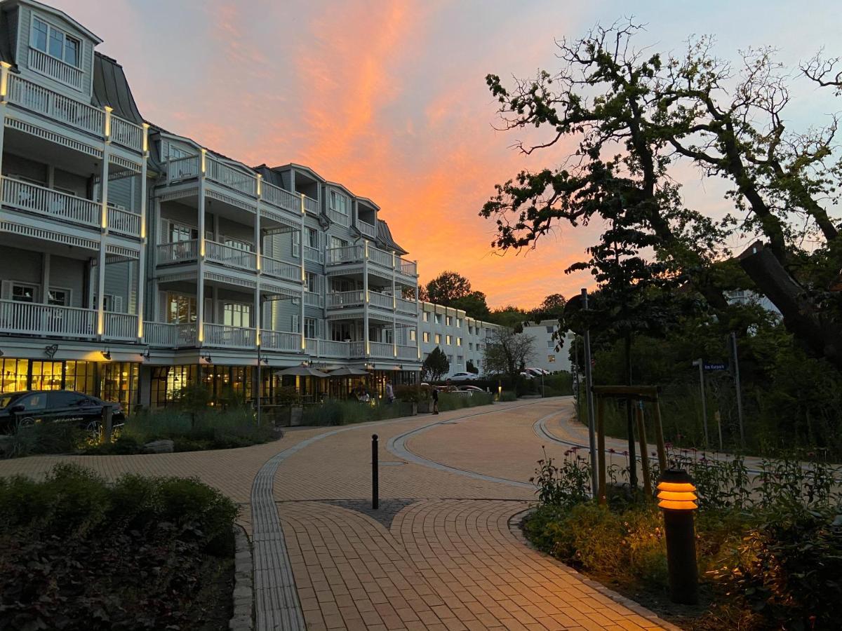Seaside - Zentrales Design-apartment Mit Balkon & Parkplatz - 2 Minuten Zum Apartment *